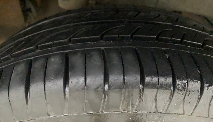 2016 Mahindra Kuv100 K4 6 STR, Petrol, Manual, 18,437 km, Right Rear Tyre Tread
