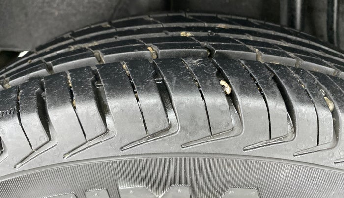 2019 Datsun Redi Go A, Petrol, Manual, 38,846 km, Right Rear Tyre Tread