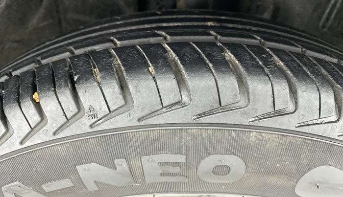 2019 Datsun Redi Go A, Petrol, Manual, 38,846 km, Right Front Tyre Tread