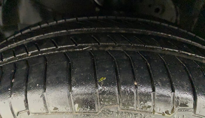 2015 Honda Amaze 1.2L I-VTEC S, Petrol, Manual, 50,463 km, Left Front Tyre Tread