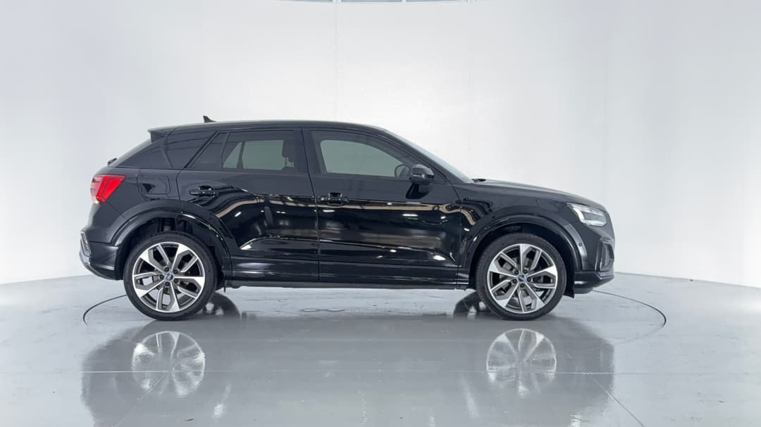 2021 Audi Q2 35 Tfsi, Automatic, 49109 km, Right Side View