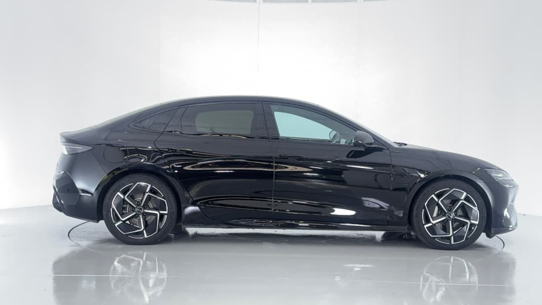2023 Byd Seal Performance, Automatic, 18708 km, Right Side View