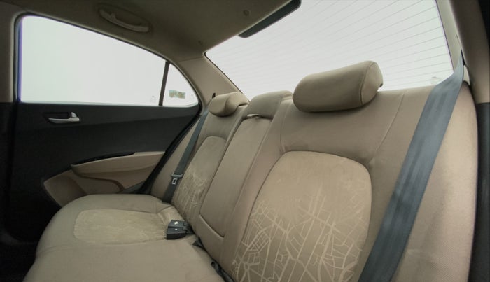 2014 Hyundai Xcent SX 1.2 OPT, Petrol, Manual, 61,130 km, Right Side Rear Door Cabin