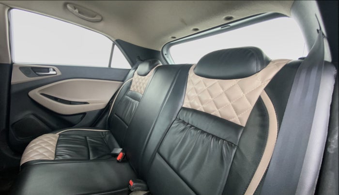 2015 Hyundai Elite i20 Sportz(O) 1.2 VTVT MT, Petrol, Manual, 30,507 km, Right Side Rear Door Cabin
