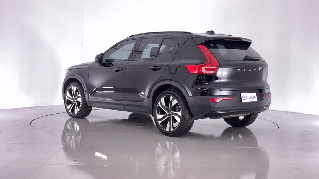 2023 Volvo Xc40 Ultimate B5 Dark Mhev, Automatic, 35640 km, Left Back Diagonal (45- Degree) View
