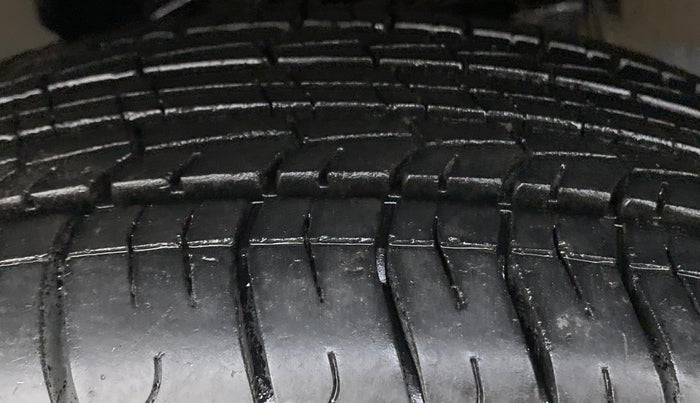 2022 Mahindra BOLERO NEO N 4, Diesel, Manual, 10,228 km, Left Front Tyre Tread