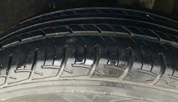 2019 Maruti Baleno DELTA PETROL 1.2, Petrol, Manual, 50,555 km, Left Rear Tyre Tread