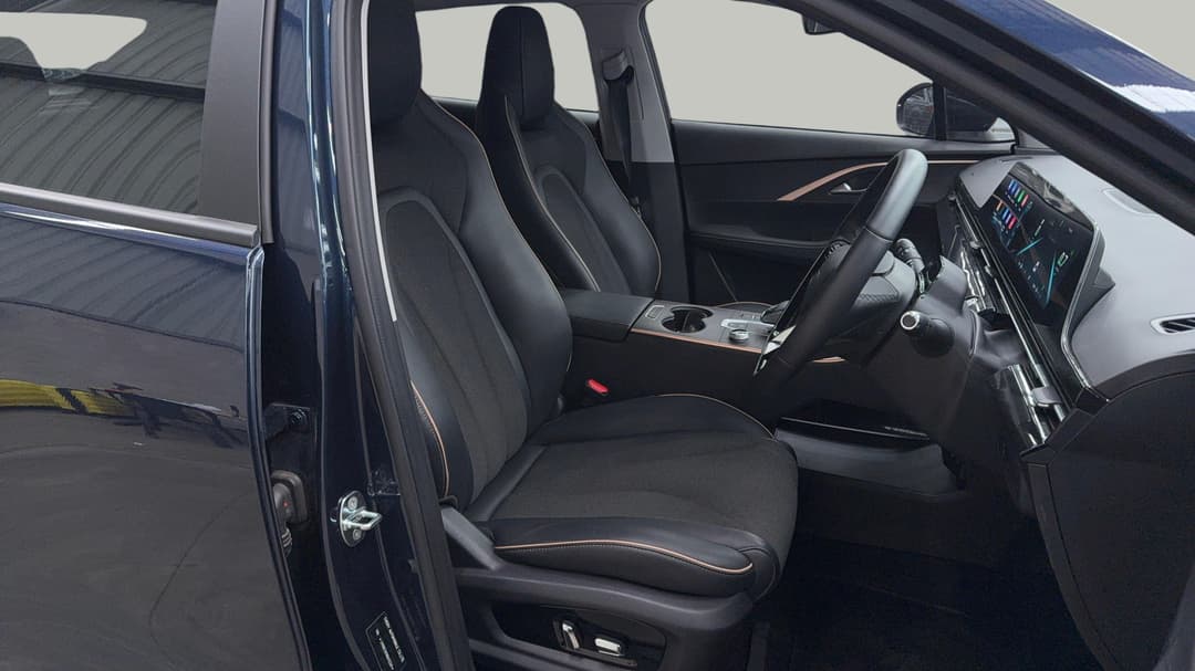 2024 Chery Omoda 5 Fx, Automatic, 17227 km, Right Side Front Door Cabin View