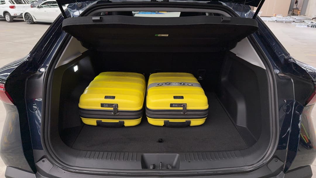 2024 Chery Omoda 5 Fx, Automatic, 17227 km, Boot Inside View with Luggage