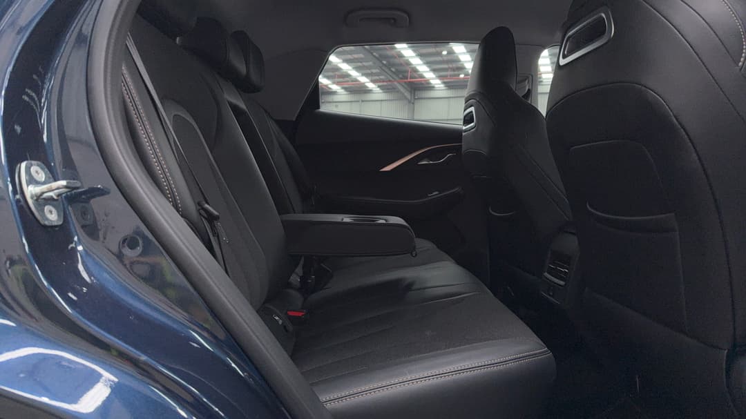 2024 Chery Omoda 5 Fx, Automatic, 17227 km, Right Side Rear Door Cabin View