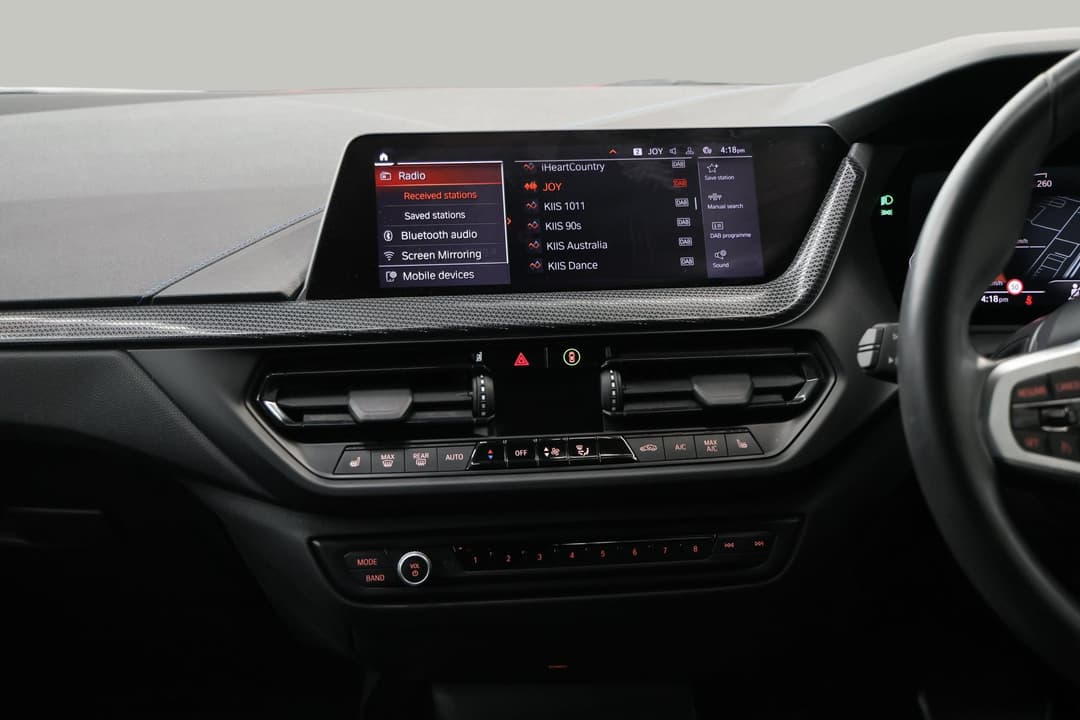 2021 BMW 1 18i M Sport, Automatic, 54467 km, Center Console
