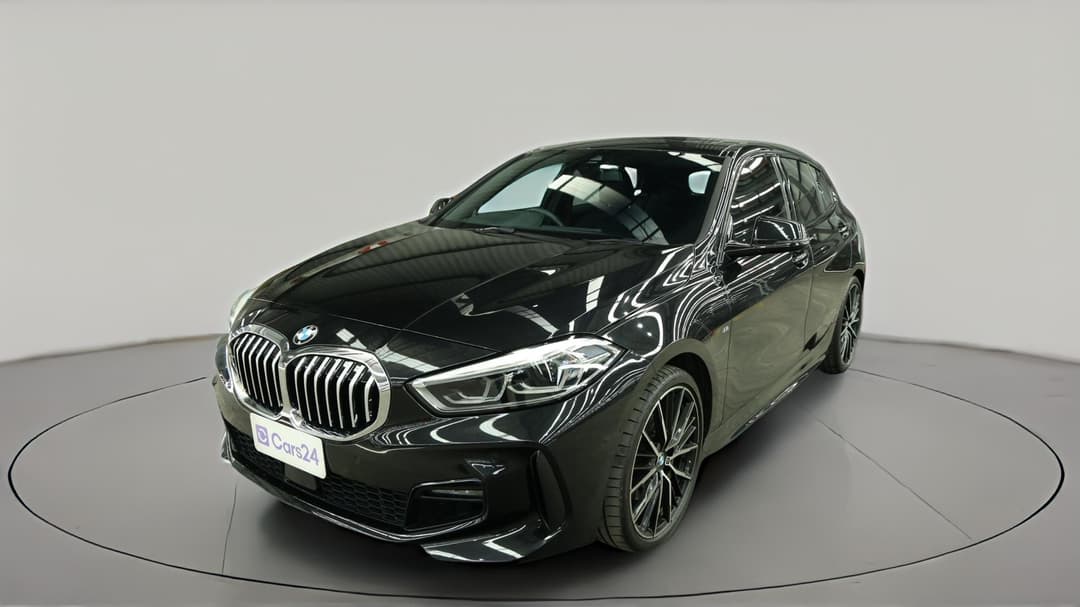 2021 BMW 1 18i M Sport, Automatic, 54467 km, Left Front Diagonal (45- Degree) View