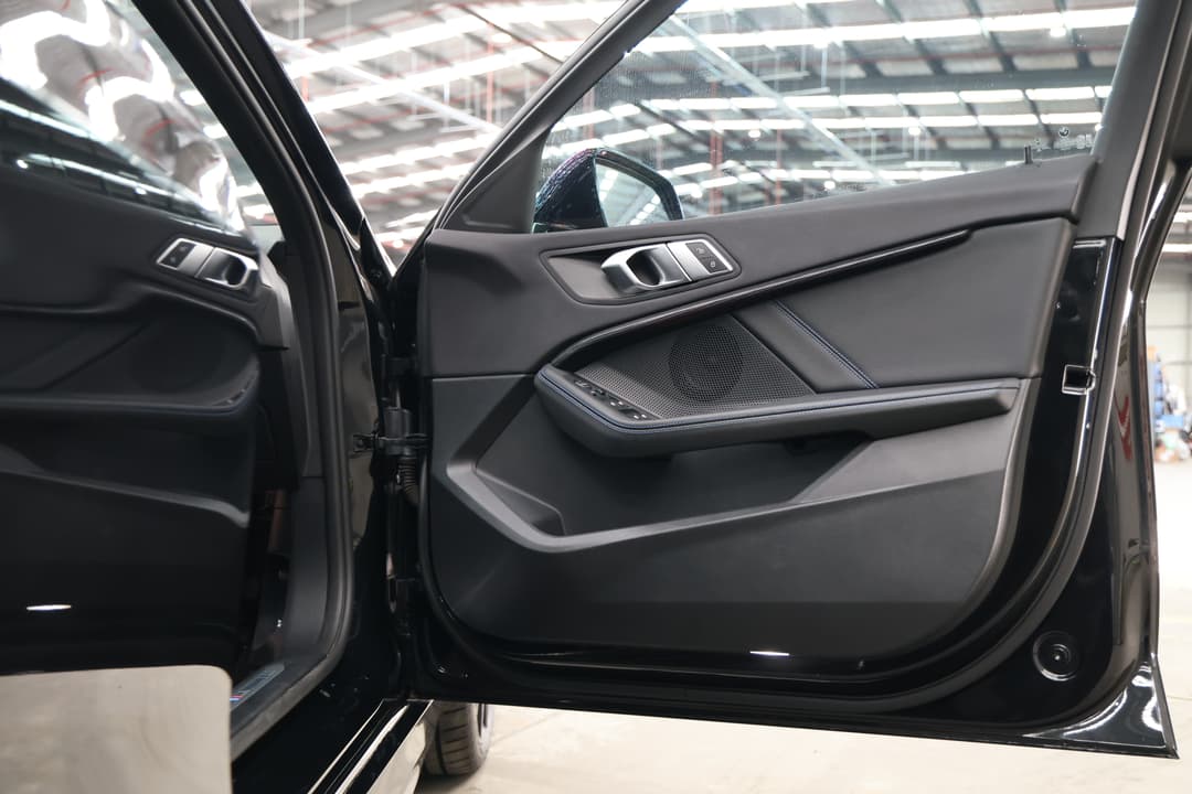 2021 BMW 1 18i M Sport, Automatic, 54467 km, Speaker View