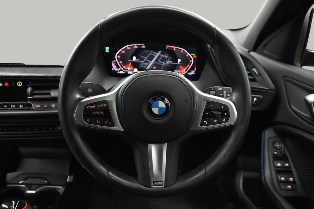 2021 BMW 1 18i M Sport, Automatic, 54467 km, Steering Wheel Close-up