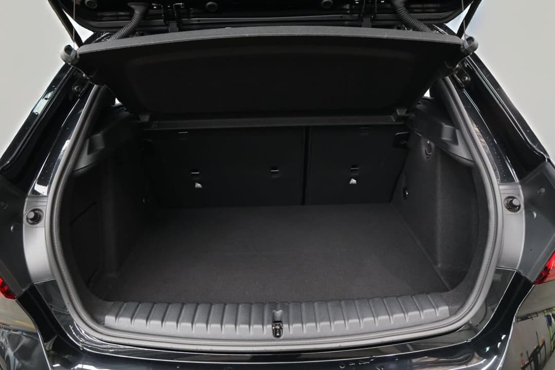 2021 BMW 1 18i M Sport, Automatic, 54467 km, Boot Inside View