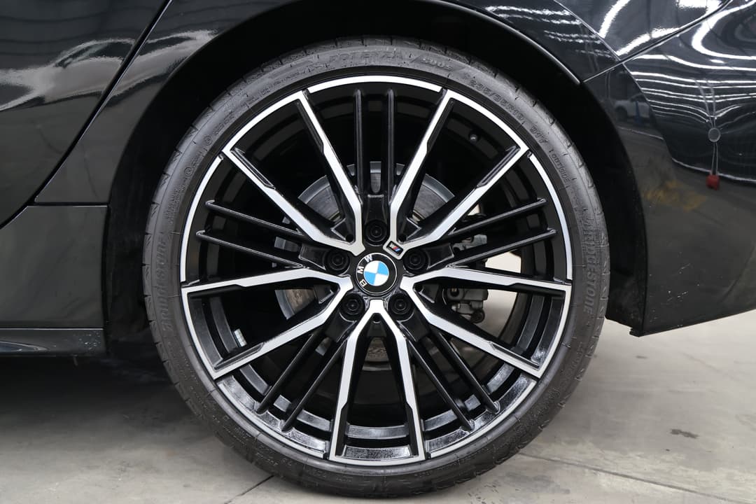 2021 BMW 1 18i M Sport, Automatic, 54467 km, Left Rear Wheel