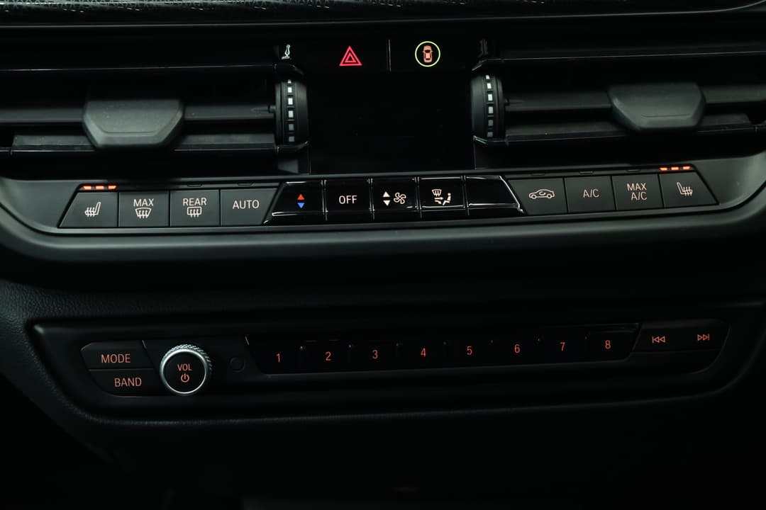 2021 BMW 1 18i M Sport, Automatic, 54467 km, Ventilated Seats