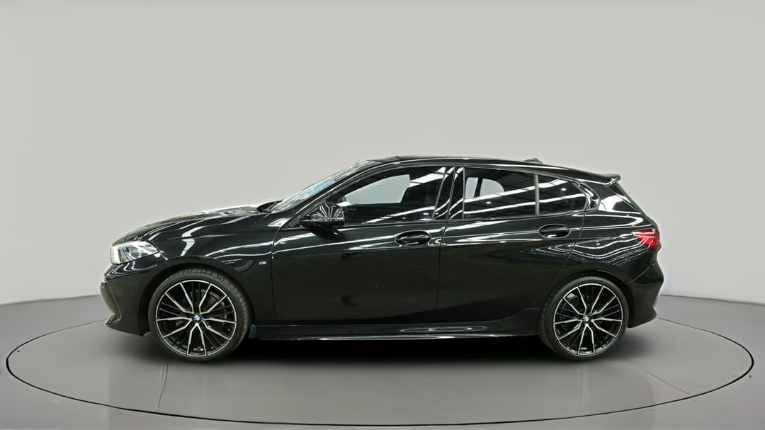 2021 BMW 1 18i M Sport, Automatic, 54467 km, Left Side View