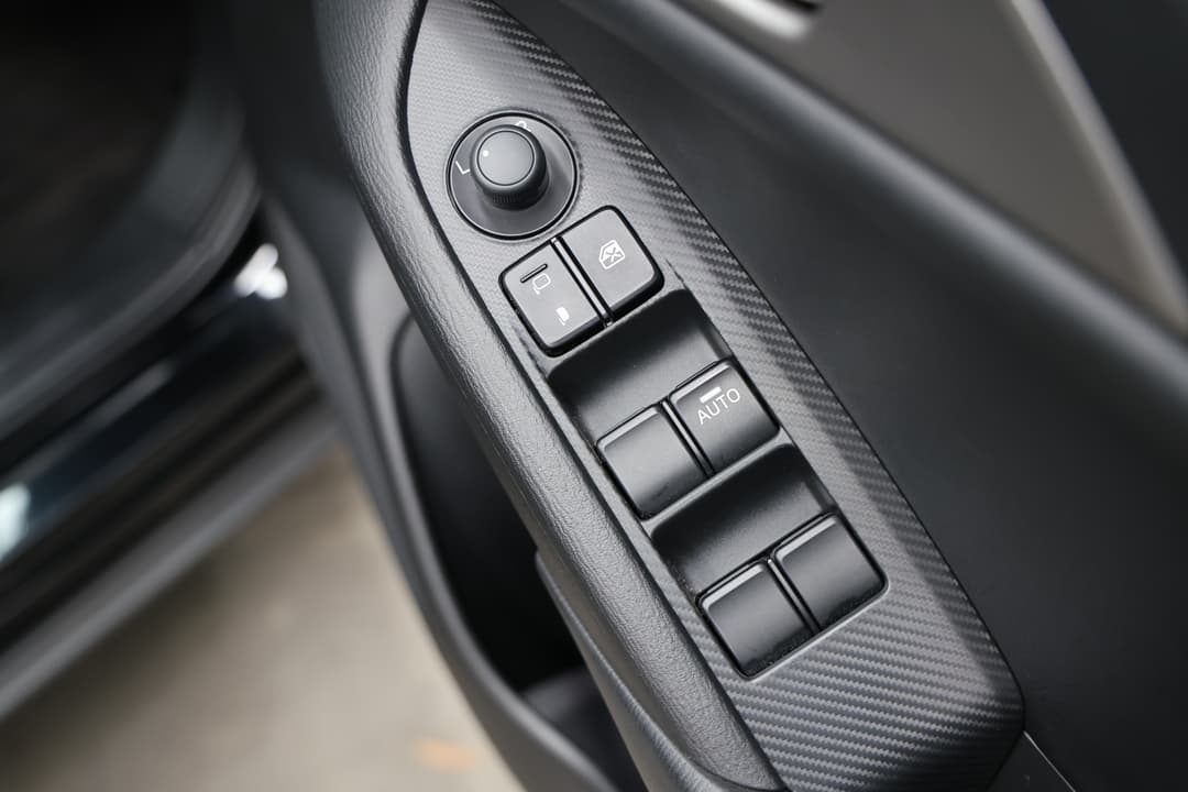 2022 Mazda CX-3 Maxx Sport (FWD), Automatic, 90140 km, Drivers Side Door Panel Controls