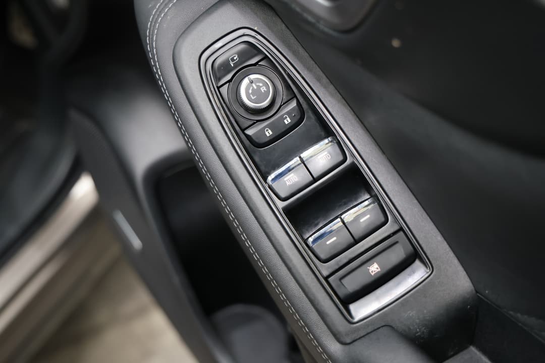 2021 Subaru Forester 2.5i-s (AWD), Automatic, 105375 km, Drivers Side Door Panel Controls
