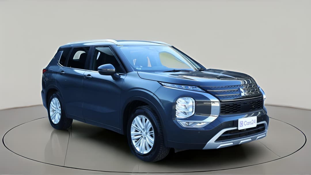 2024 Mitsubishi Outlander Ls 7 Seat (2WD), Automatic, 60596 km, Right Front Diagonal (45- Degree) View