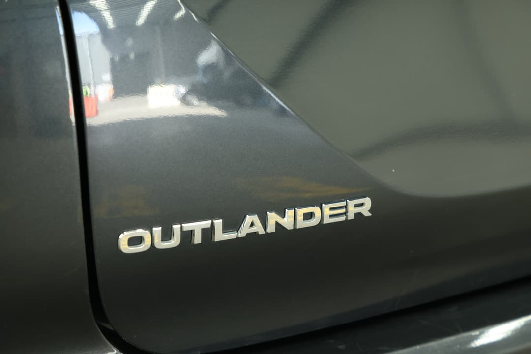 2024 Mitsubishi Outlander Ls 7 Seat (2WD), Automatic, 60596 km, Badge (Boot Left Side)