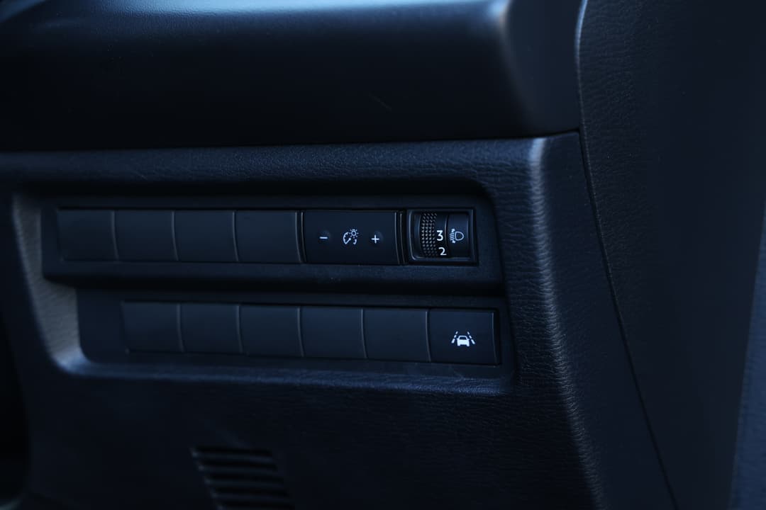 2024 Mitsubishi Outlander Ls 7 Seat (2WD), Automatic, 60596 km, Utility Switches/Buttons