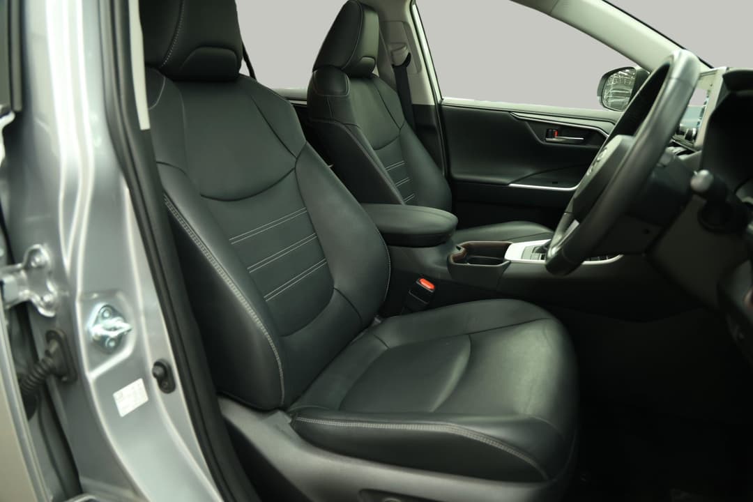 2021 Toyota RAV4 Cruiser (2WD) Hybrid, Automatic, 41715 km, Right Side Front Door Cabin View