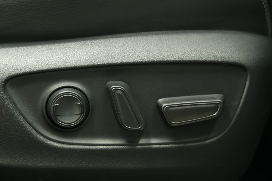 2021 Toyota RAV4 Cruiser (2WD) Hybrid, Automatic, 41715 km, Drivers Side Adjustment Panel