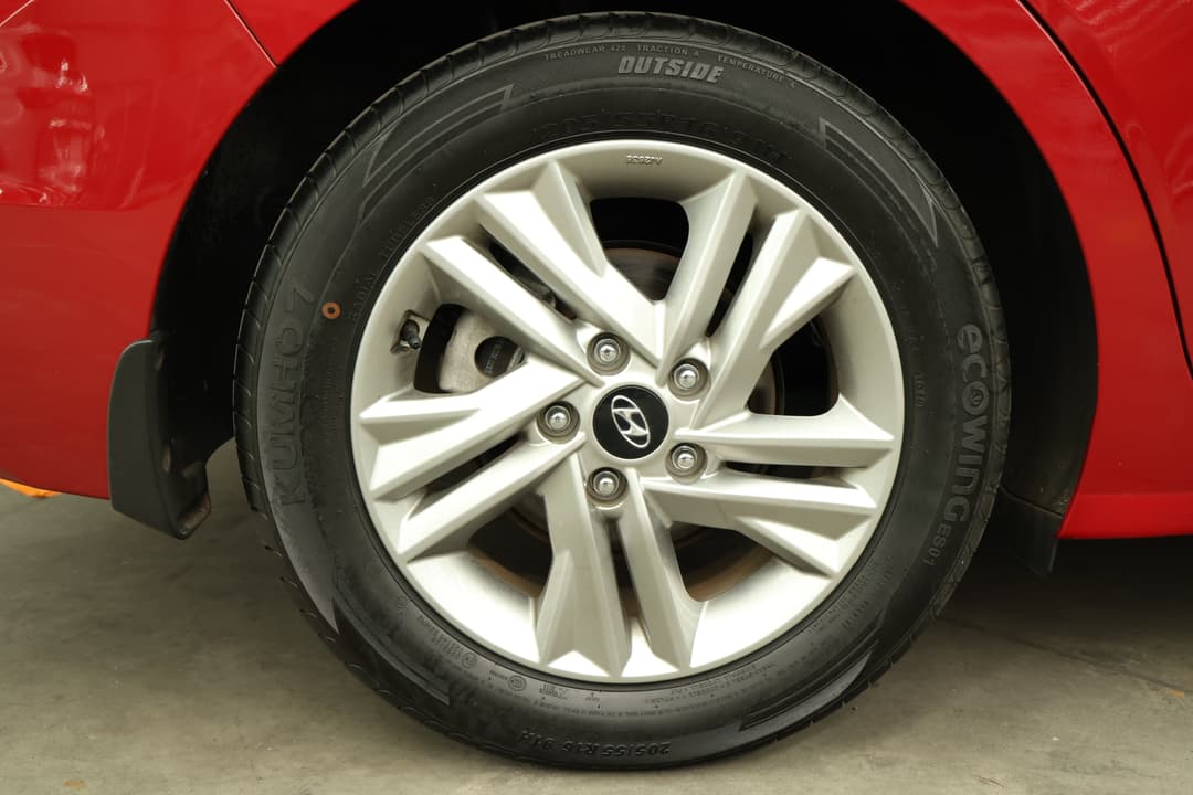 2019 Hyundai Elantra Active, Automatic, 39847 km, Right Rear Wheel