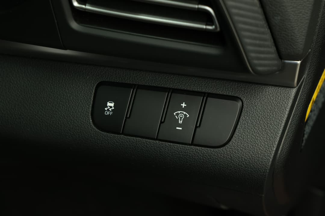 2019 Hyundai Elantra Active, Automatic, 39847 km, Utility Switches/Buttons