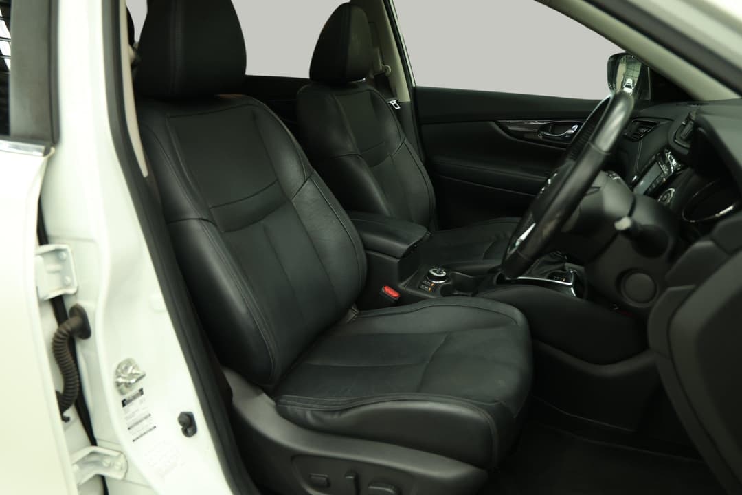 2018 Nissan X-trail Tl (4WD), Automatic, 108392 km, Right Side Front Door Cabin View