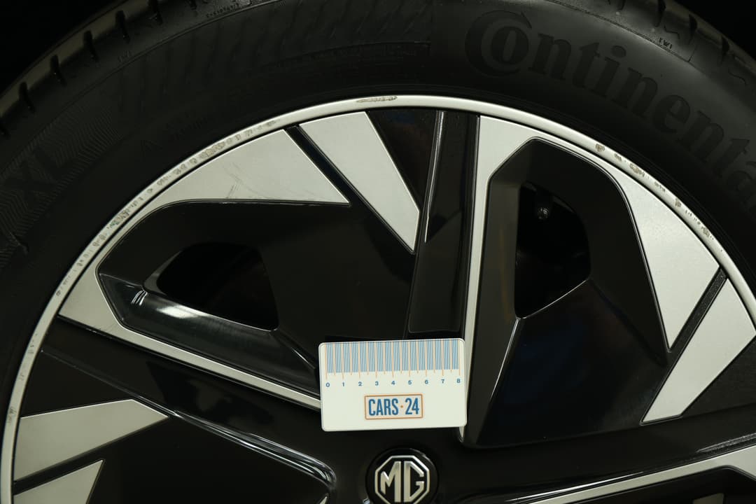 2024 MG Mg4 Excite 51, Automatic, 15393 km, Wheels Rim Front RHS Gutter Rash