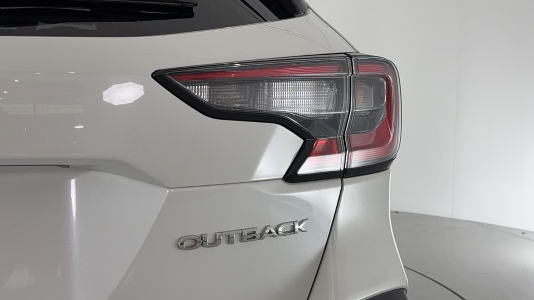 2022 Subaru Outback AWD Touring, Automatic, 79915 km, Badge (Boot Right Side)