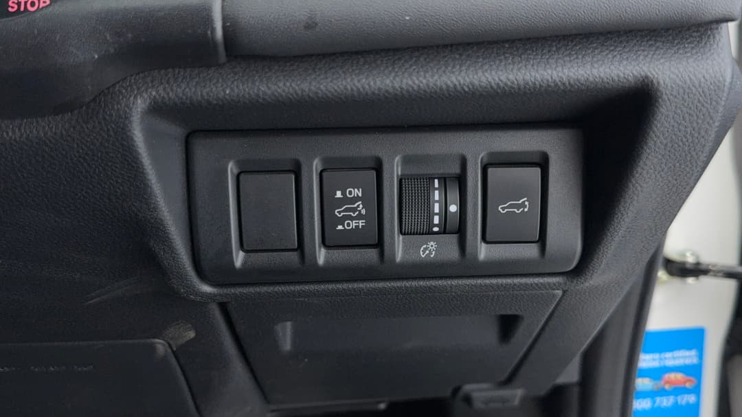 2022 Subaru Outback AWD Touring, Automatic, 79915 km, Utility Switches/Buttons