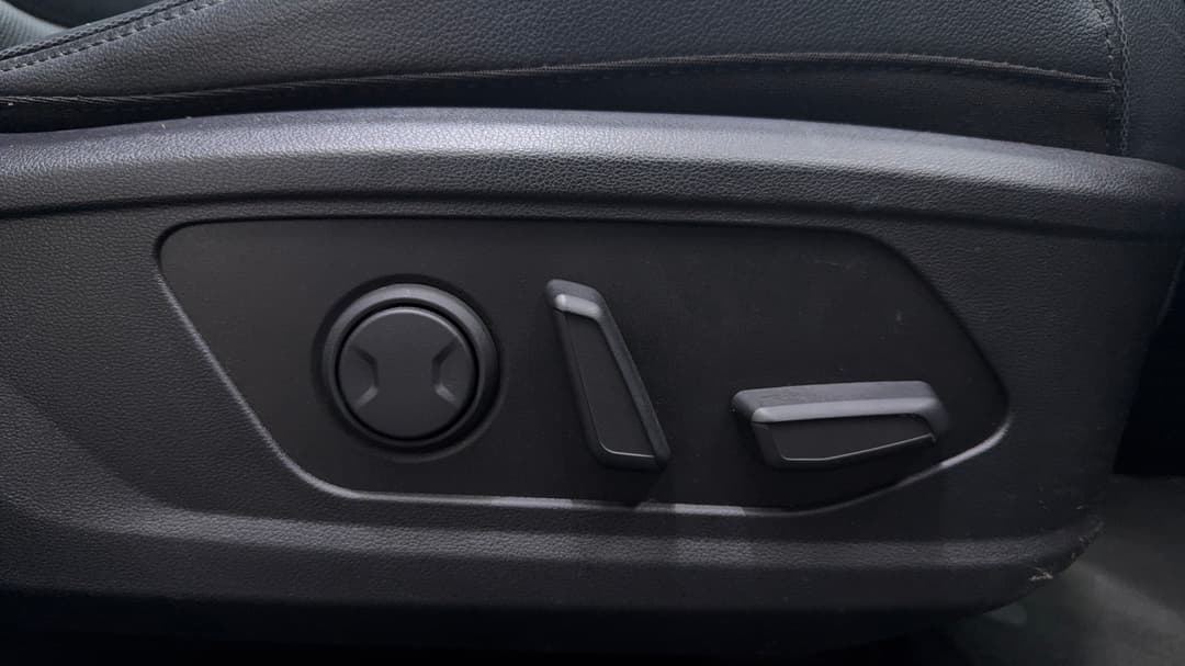 2024 Hyundai Tucson Elite Hybrid (FWD), Automatic, 66719 km, Drivers Side Adjustment Panel
