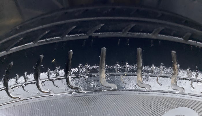 2016 Datsun Redi Go T (O), Petrol, Manual, 50,543 km, Right Front Tyre Tread