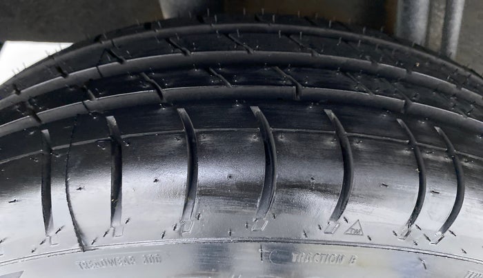 2016 Datsun Redi Go T (O), Petrol, Manual, 50,543 km, Right Rear Tyre Tread