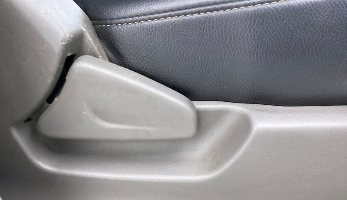 2016 Datsun Redi Go T (O), Petrol, Manual, 50,543 km, Driver Side Adjustment Panel