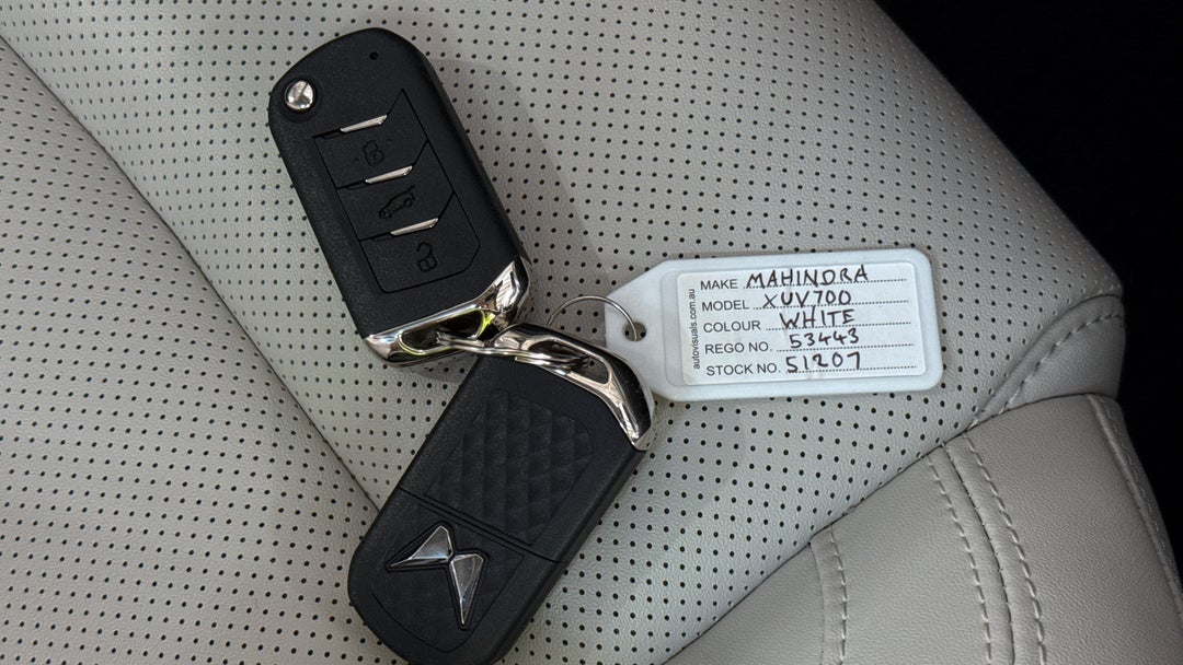 2024 Mahindra Xuv700 Ax7l, Automatic, 8513 km, Key Close-up