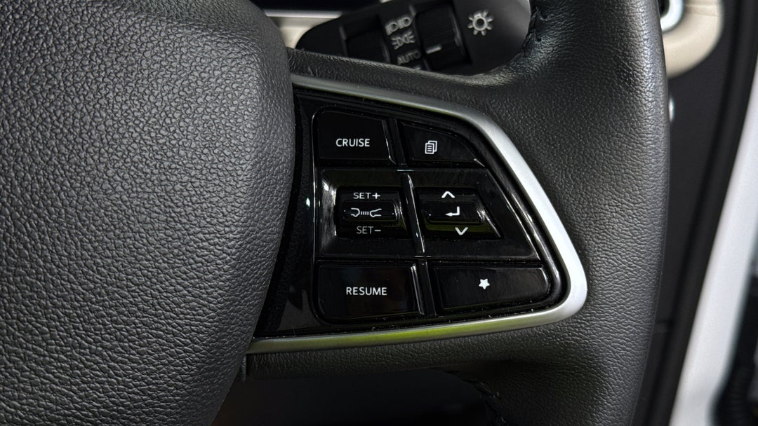 2024 Mahindra Xuv700 Ax7l, Automatic, 8513 km, Cruise Control