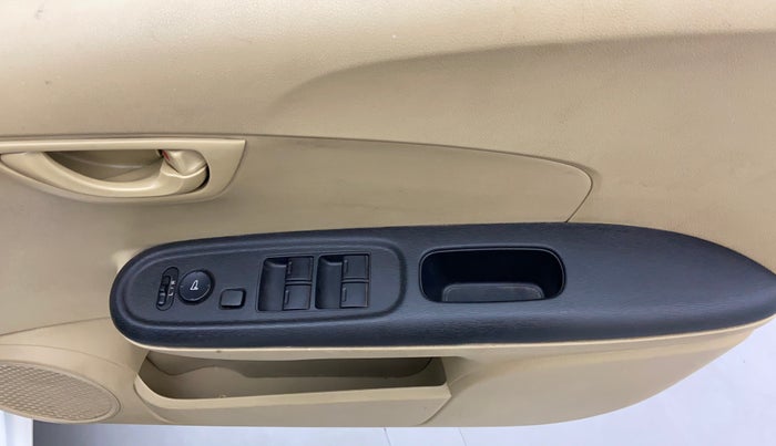 2015 Honda Amaze 1.2 SMT I VTEC, Petrol, Manual, 30,218 km, Driver Side Door Panels Control