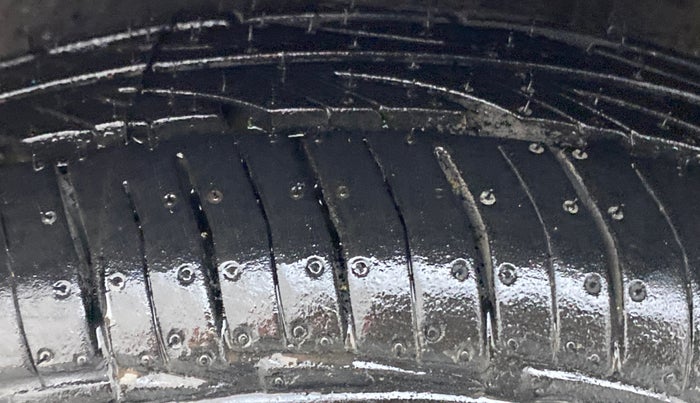 2017 Maruti Alto 800 VXI, Petrol, Manual, 39,326 km, Left Front Tyre Tread