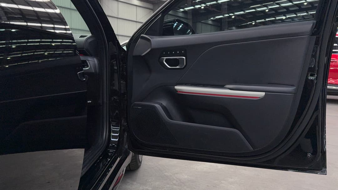 2025 Kia K4 Gt-line, Automatic, 11068 km, Speaker View