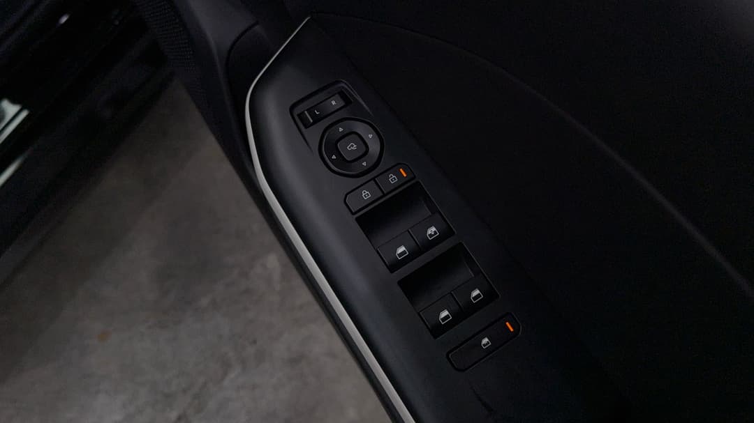 2025 Kia K4 Gt-line, Automatic, 11068 km, Drivers Side Door Panel Controls