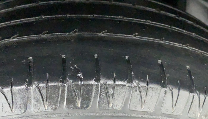 2018 Maruti Vitara Brezza ZDI, Diesel, Manual, 45,655 km, Left Rear Tyre Tread