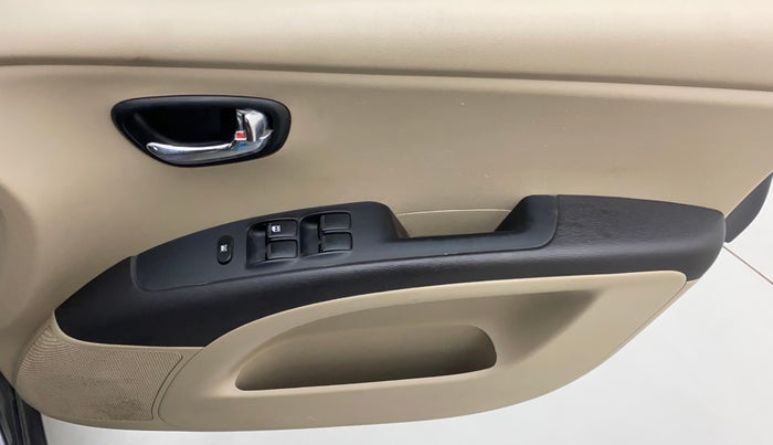 2015 Hyundai i10 SPORTZ 1.1, Petrol, Manual, 58,210 km, Driver Side Door Panels Control