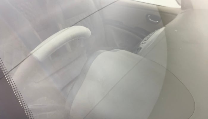 2015 Hyundai i10 SPORTZ 1.1, Petrol, Manual, 58,210 km, Front windshield - Minor spot on windshield