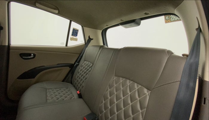 2015 Hyundai i10 SPORTZ 1.1, Petrol, Manual, 58,210 km, Right Side Rear Door Cabin