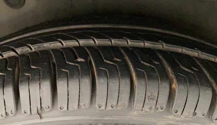 2015 Hyundai i10 SPORTZ 1.1, Petrol, Manual, 58,210 km, Right Rear Tyre Tread
